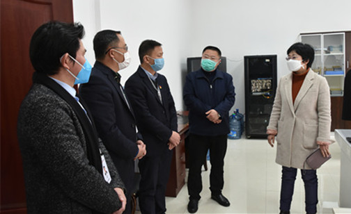 市领导参观护民保安公司指挥中心_副本.jpg