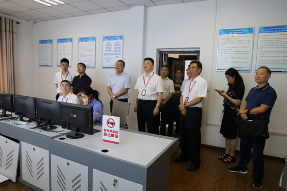 听取三大卫士项目建设运维情况汇报.JPG